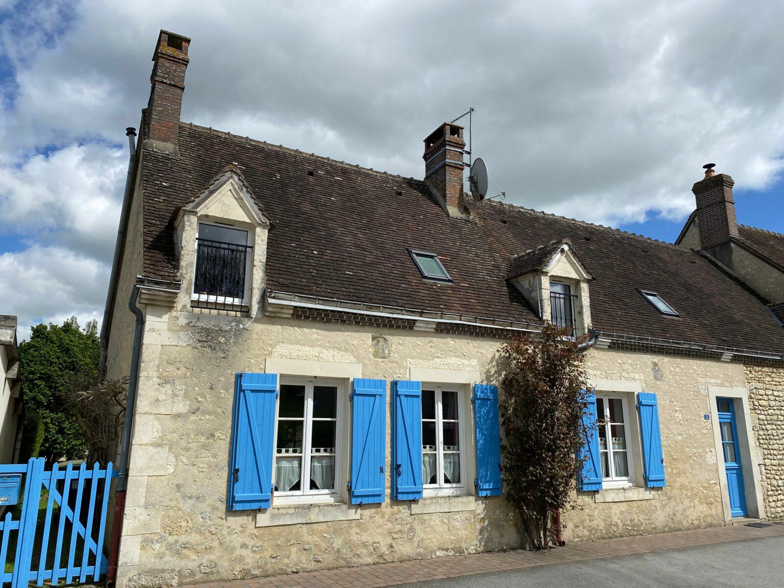 Maison à vendre 5 m2 à Trizay-Coutretot-Saint-Serge vignette-1