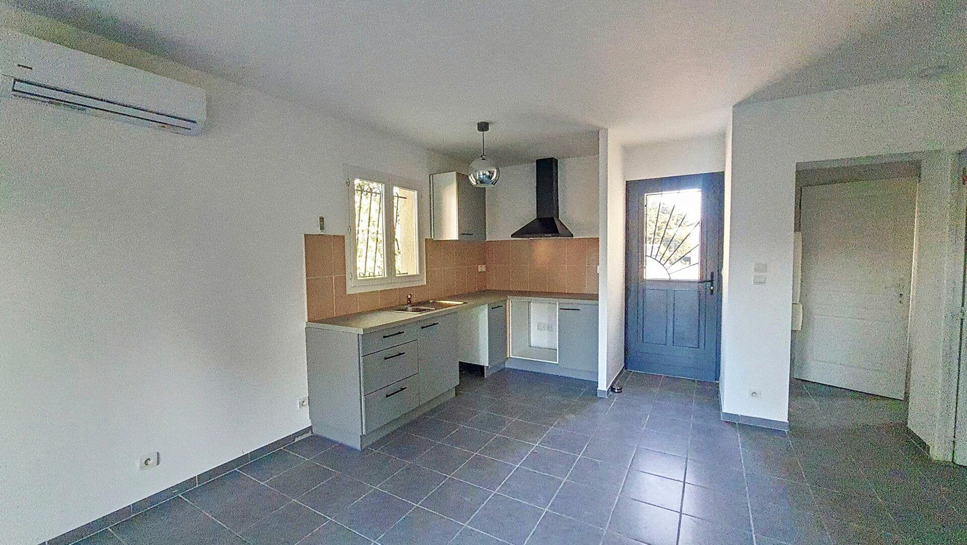 Maison à vendre 4 m2 à Rochefort-du-Gard vignette-3