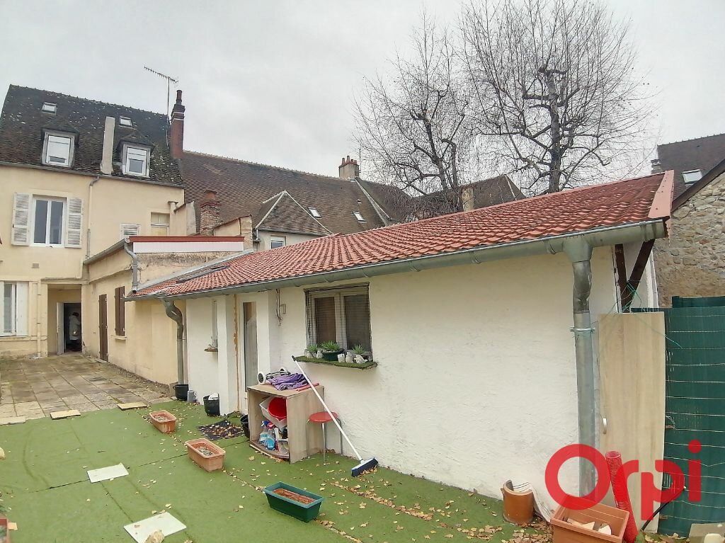 Maison à vendre 3 154m2 à Saint-Amand-Montrond vignette-5