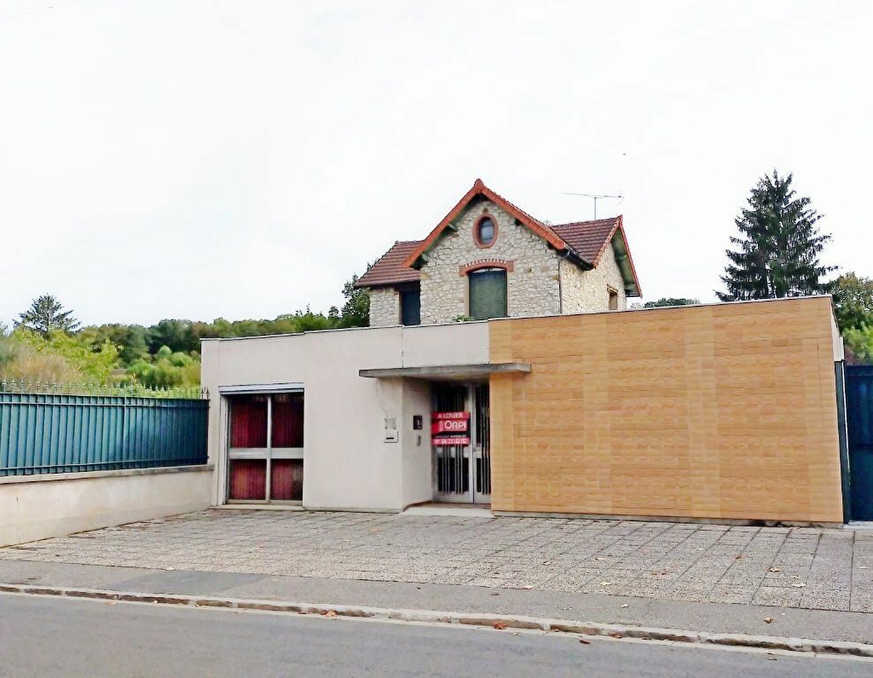 Bureau à louer  m2 à Champagne-sur-Seine vignette-1