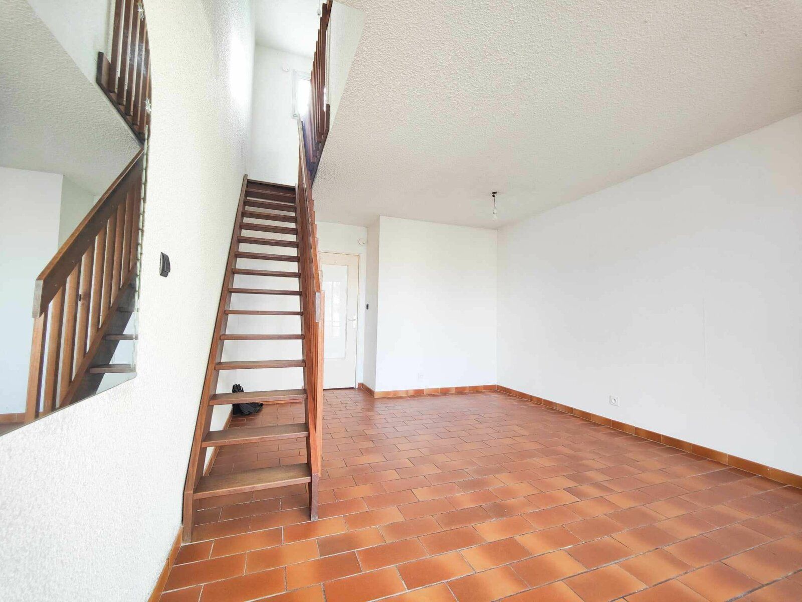 Appartement à vendre 2 45m2 à Saint-Laurent-du-Var vignette-7