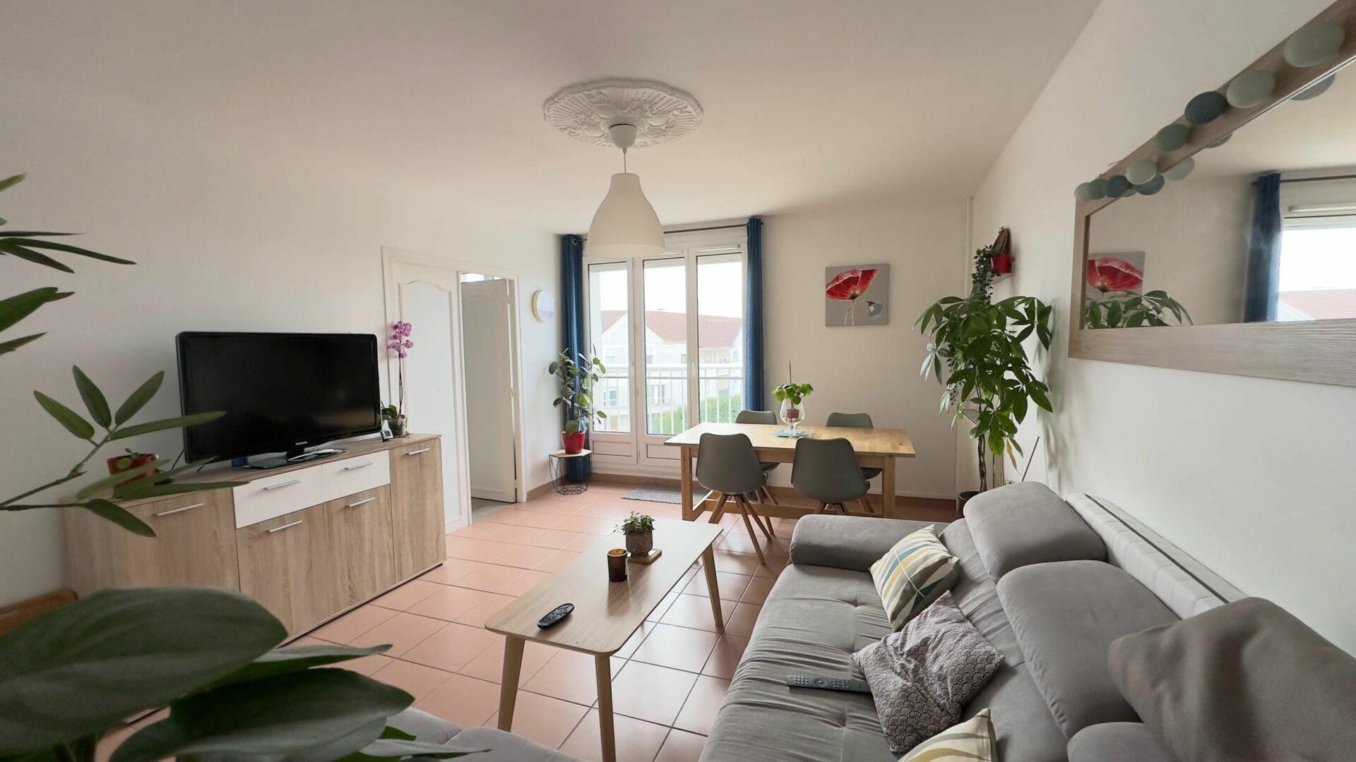 Appartement à vendre 4 68m2 à Neuilly-sur-Marne vignette-3
