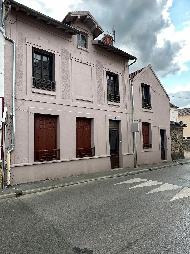 Immeuble à vendre 3 m2 à Saâcy-sur-Marne vignette-1