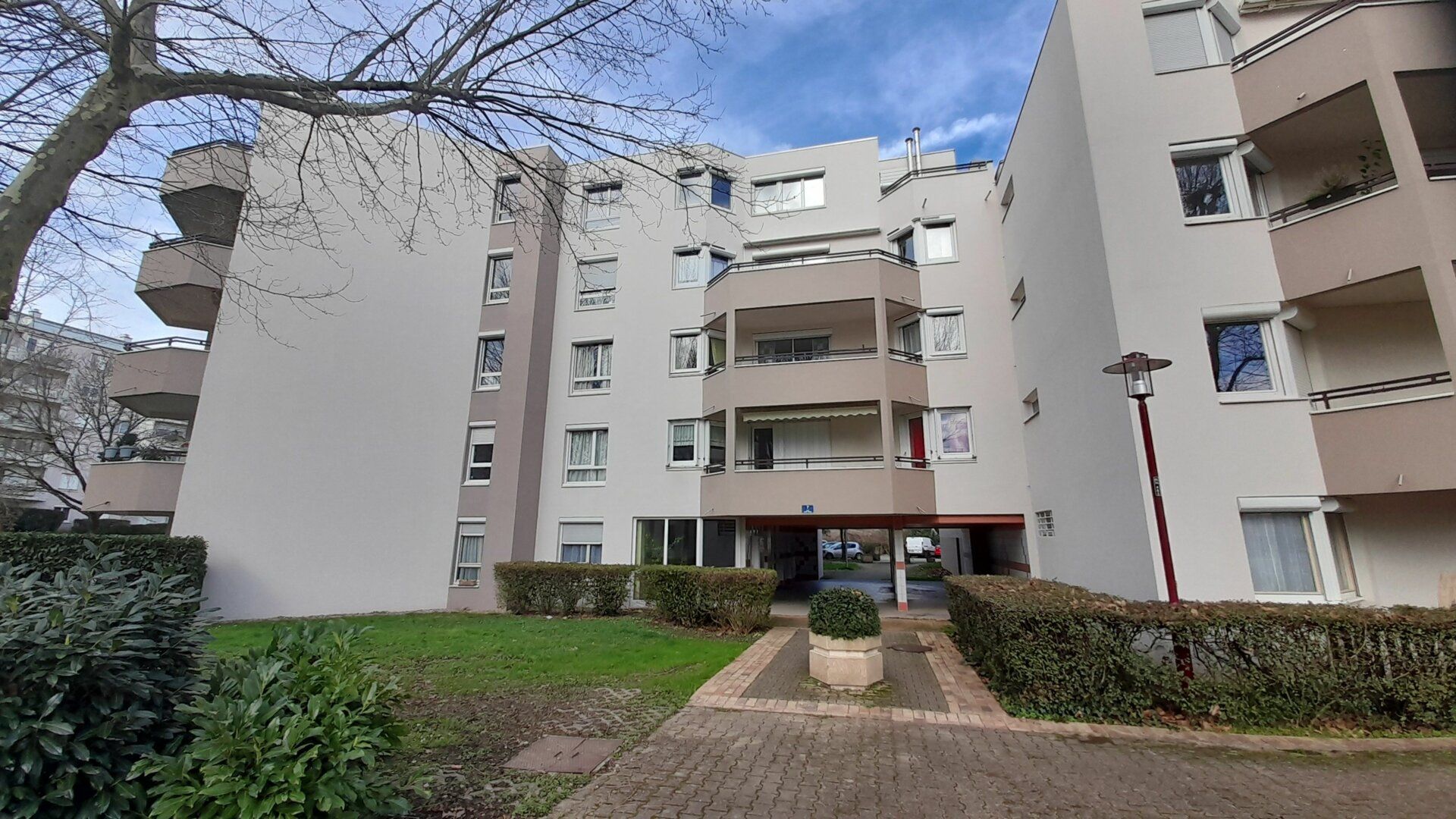Appartement à vendre 4 97.49m2 à Bourg-en-Bresse vignette-1
