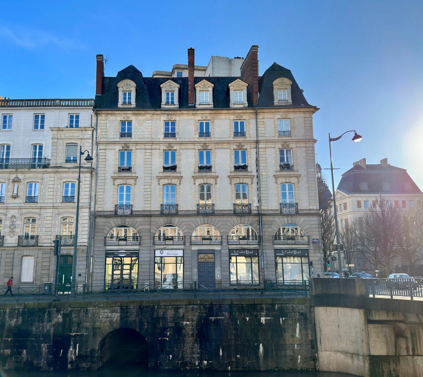 Appartement à vendre 7 180.85m2 à Rennes vignette-6