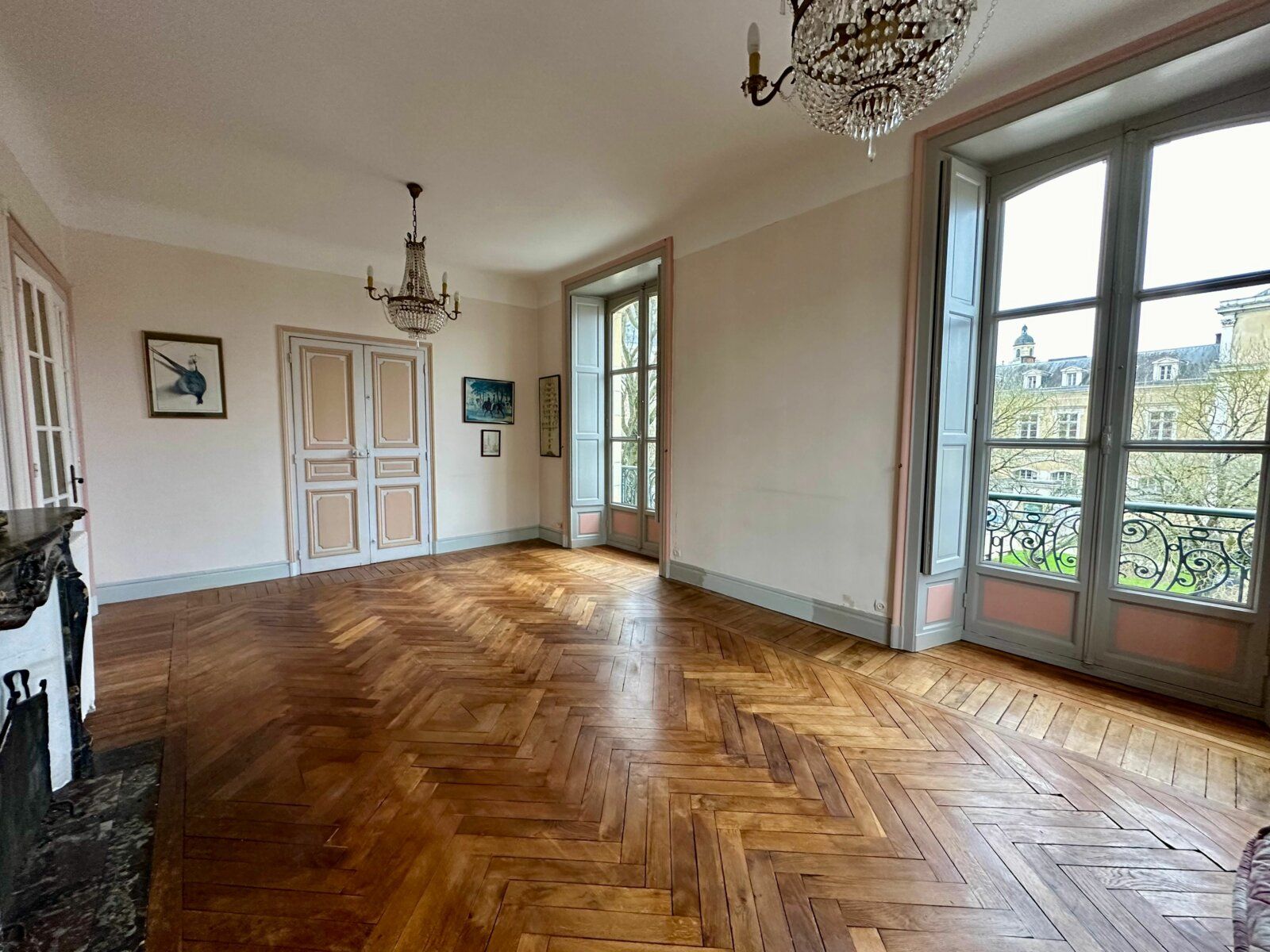 Appartement à vendre 7 180.85m2 à Rennes vignette-2
