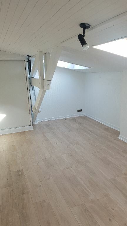 Appartement à louer 1 39.25m2 à Bordeaux vignette-1