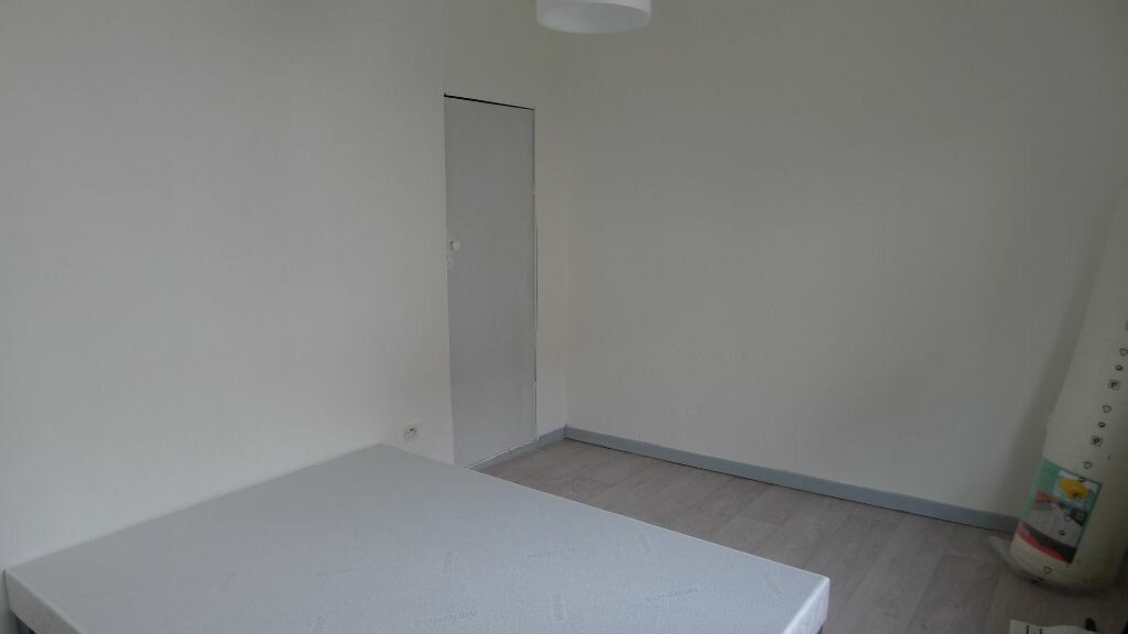 Appartement à louer 1 27m2 à Dijon vignette-2