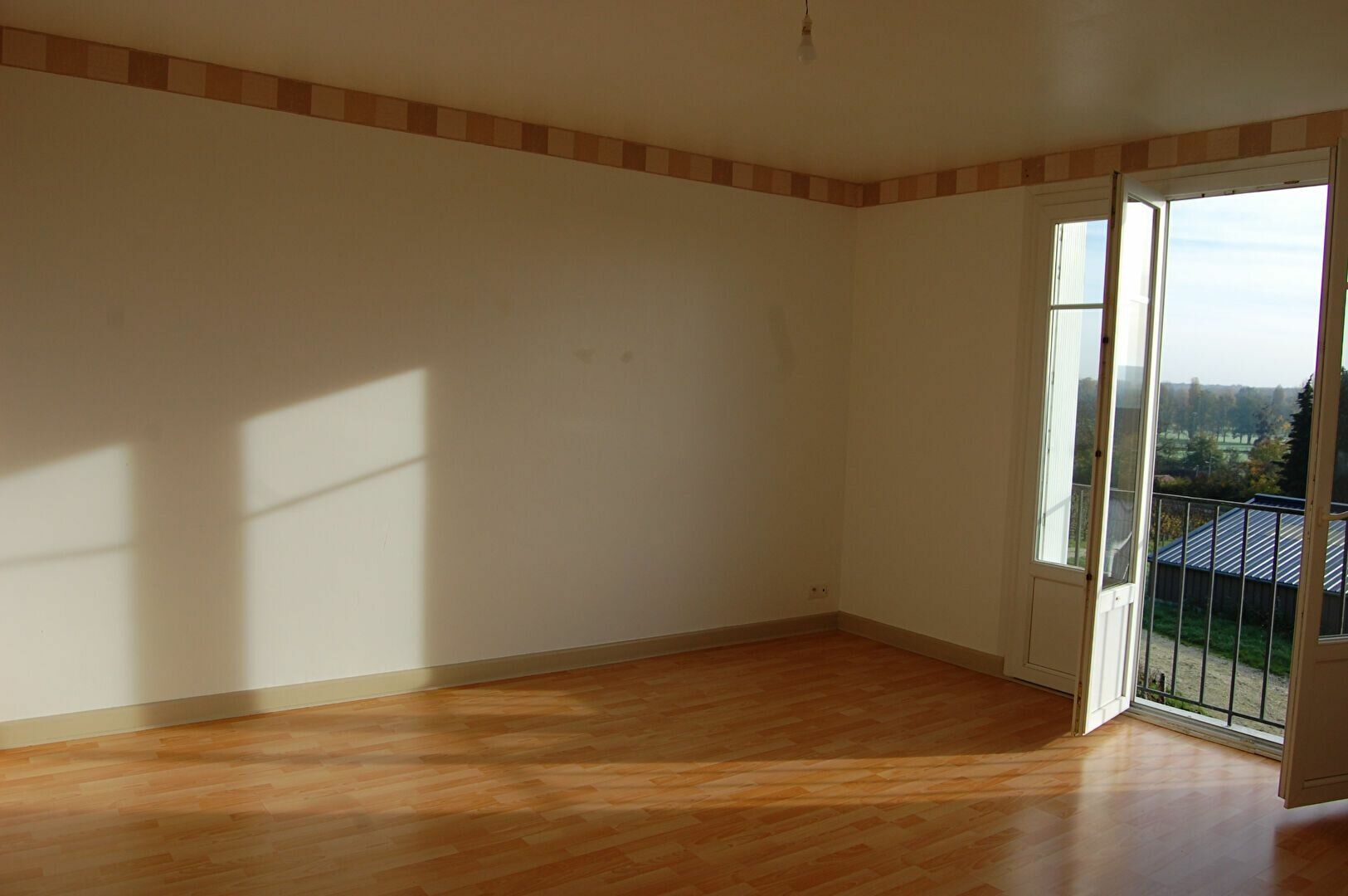Appartement à louer 3 m2 à Saint-Satur vignette-4