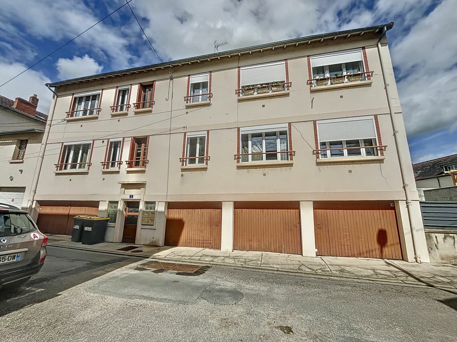 Immeuble à vendre 8 m2 à Montluçon vignette-1