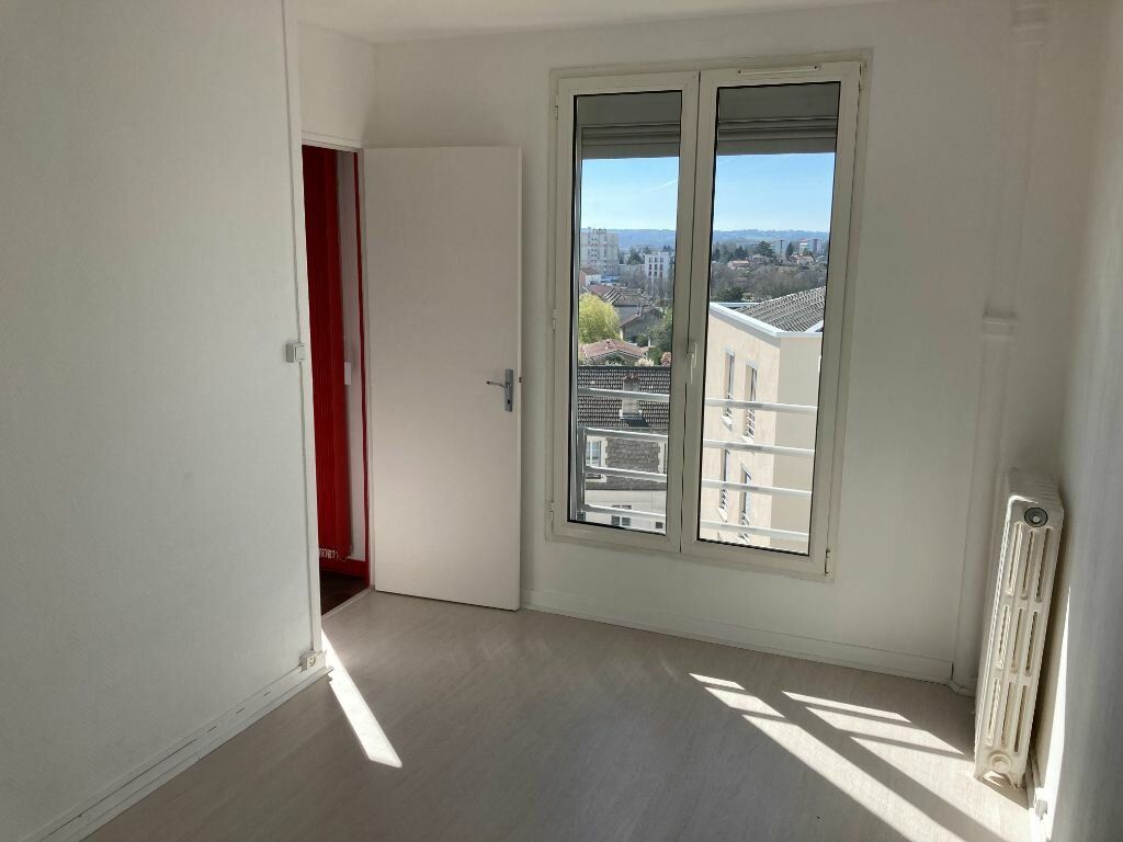 Appartement à louer 4 62.57m2 à Limoges vignette-7