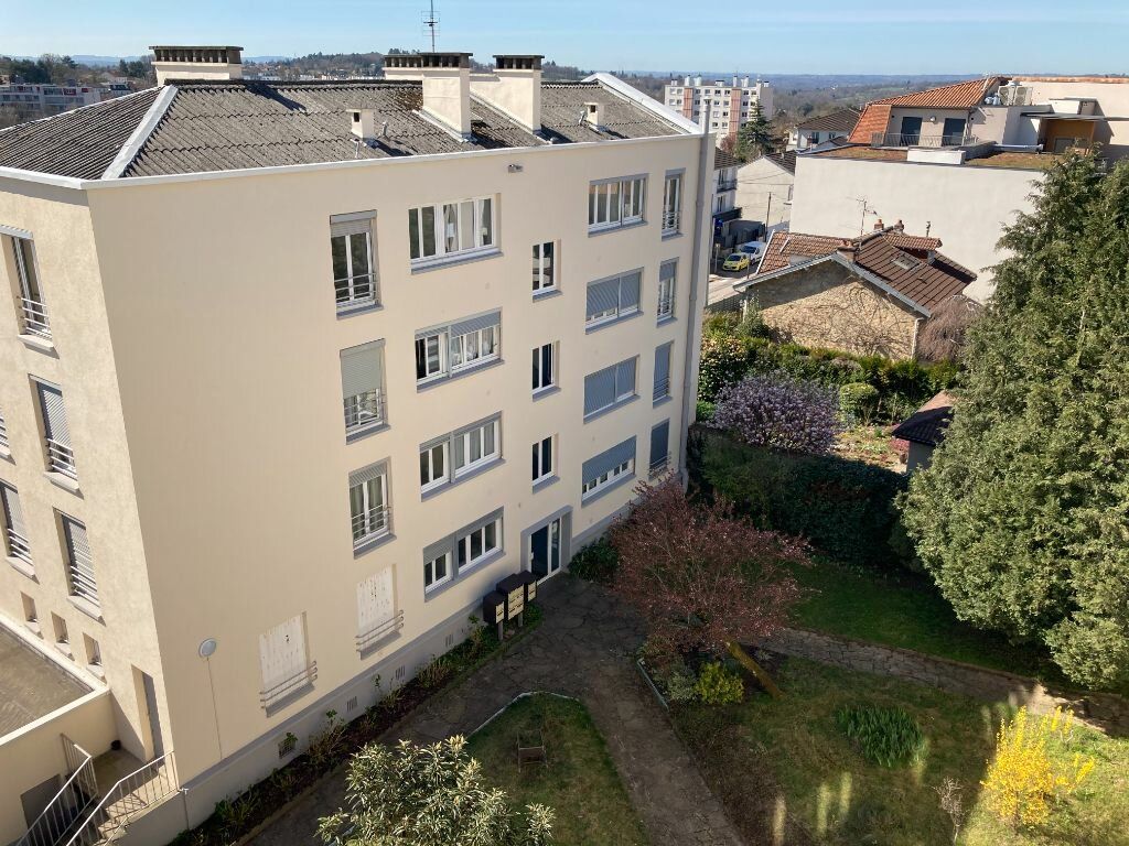 Appartement à louer 4 62.57m2 à Limoges vignette-4