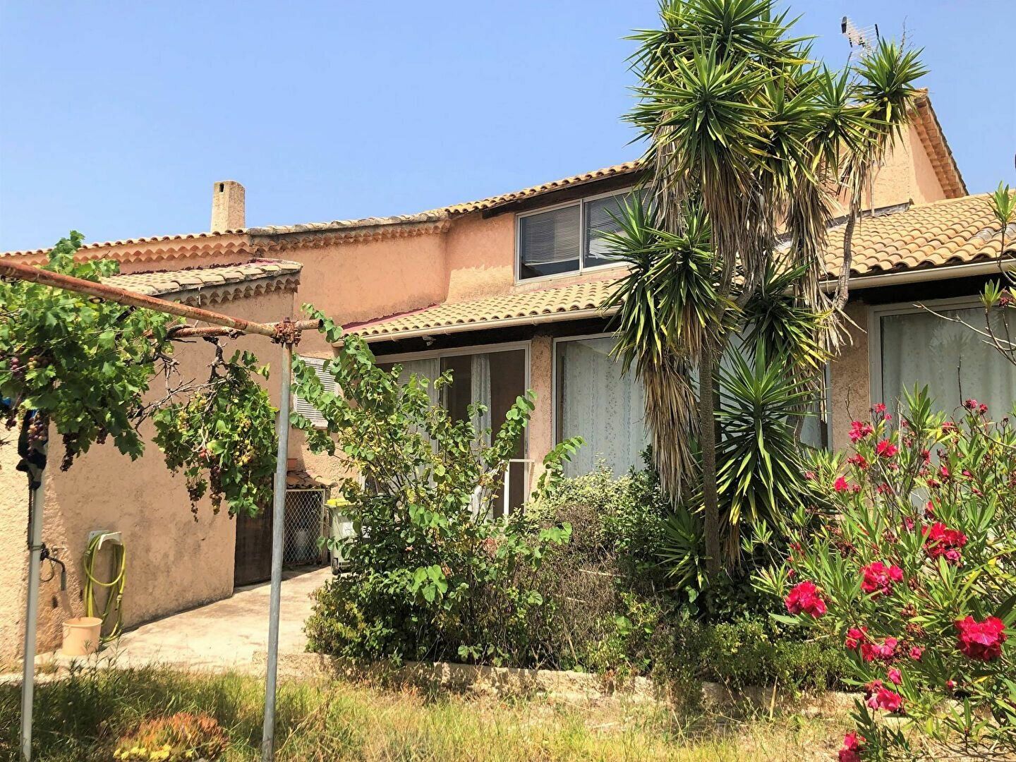 Maison à vendre 4 141m2 à La Seyne-sur-Mer vignette-1