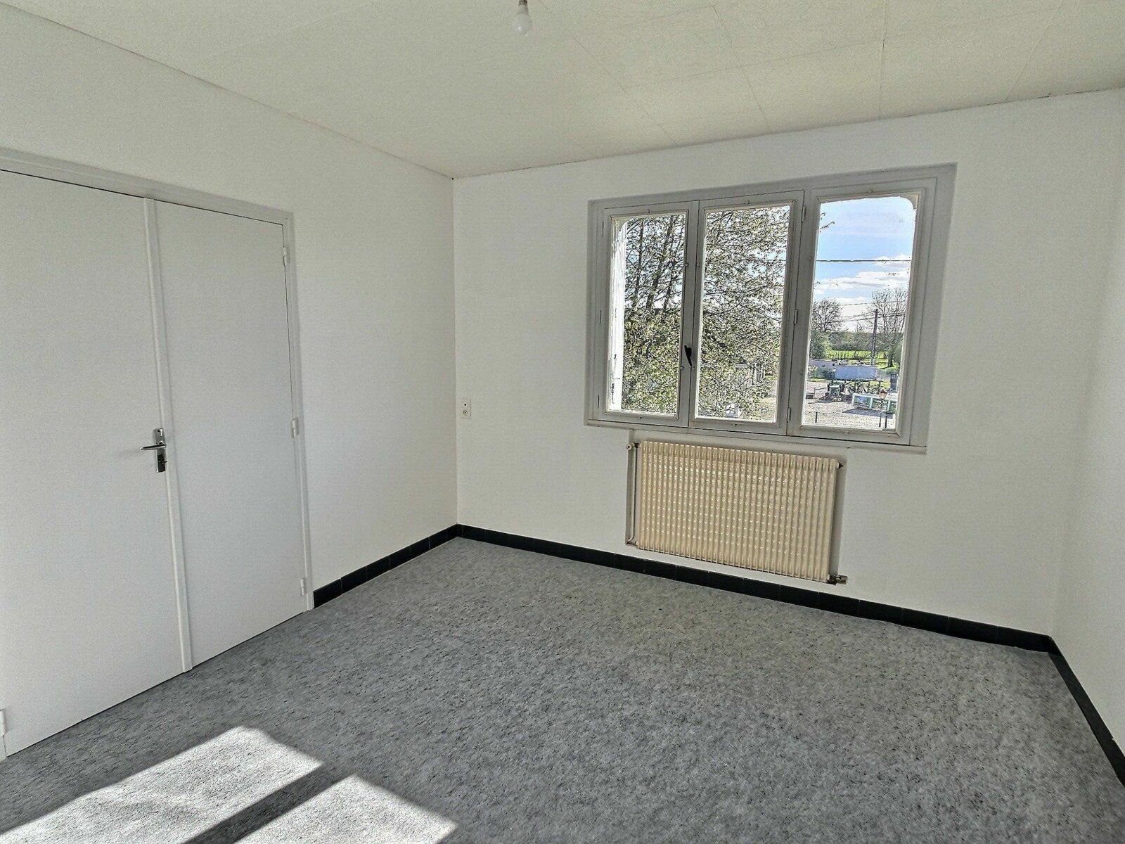 Maison à vendre 6 m2 à Charette-Varennes vignette-4