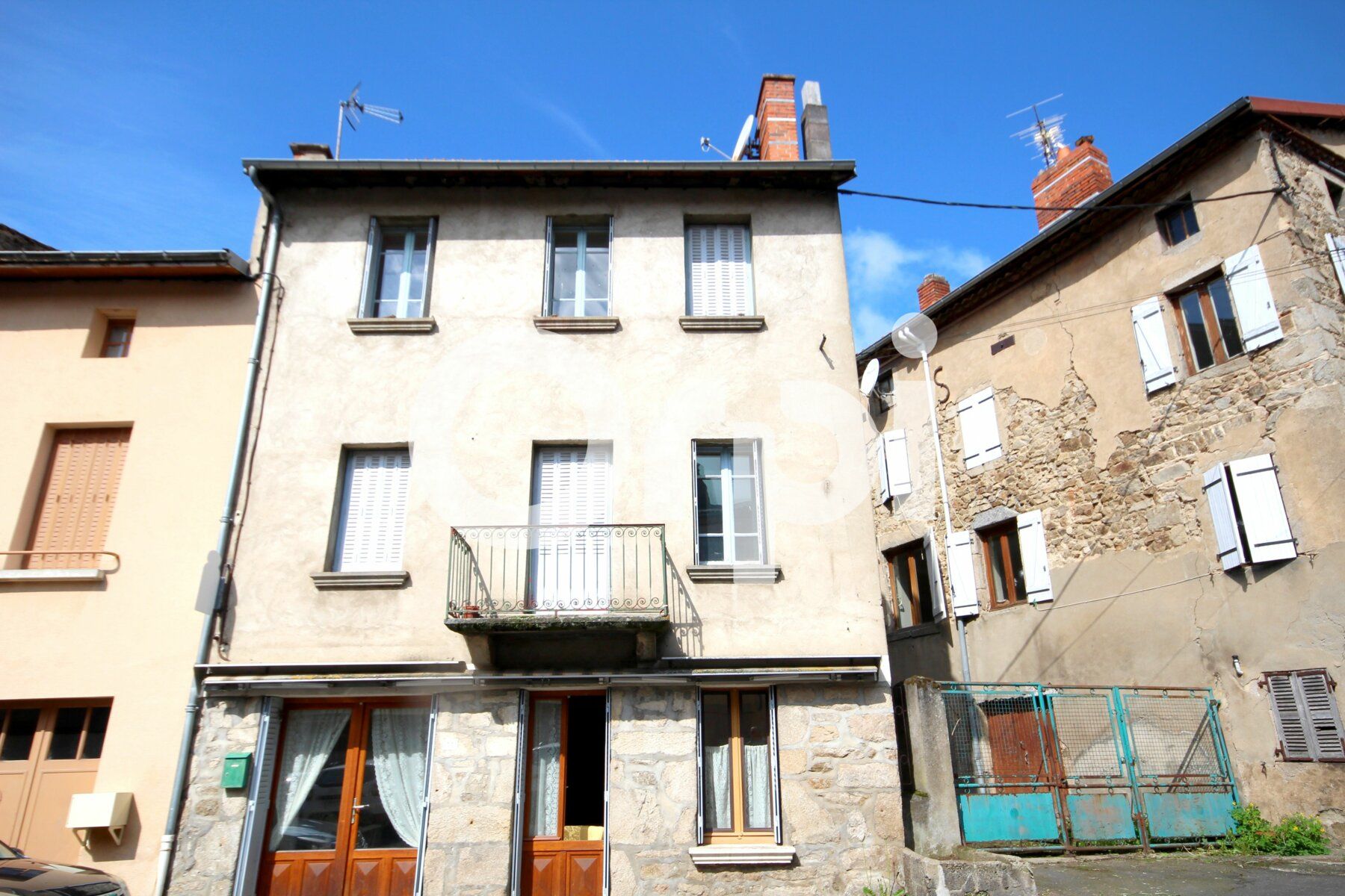Maison à vendre 5 123.4m2 à Vernet-la-Varenne vignette-1