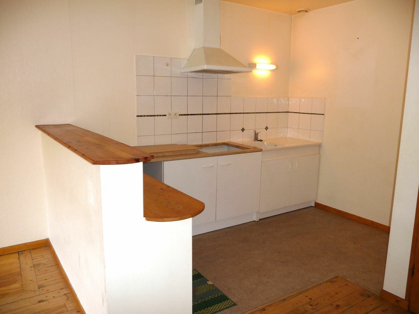 Appartement à louer 2 m2 à Livron-sur-Drôme vignette-2
