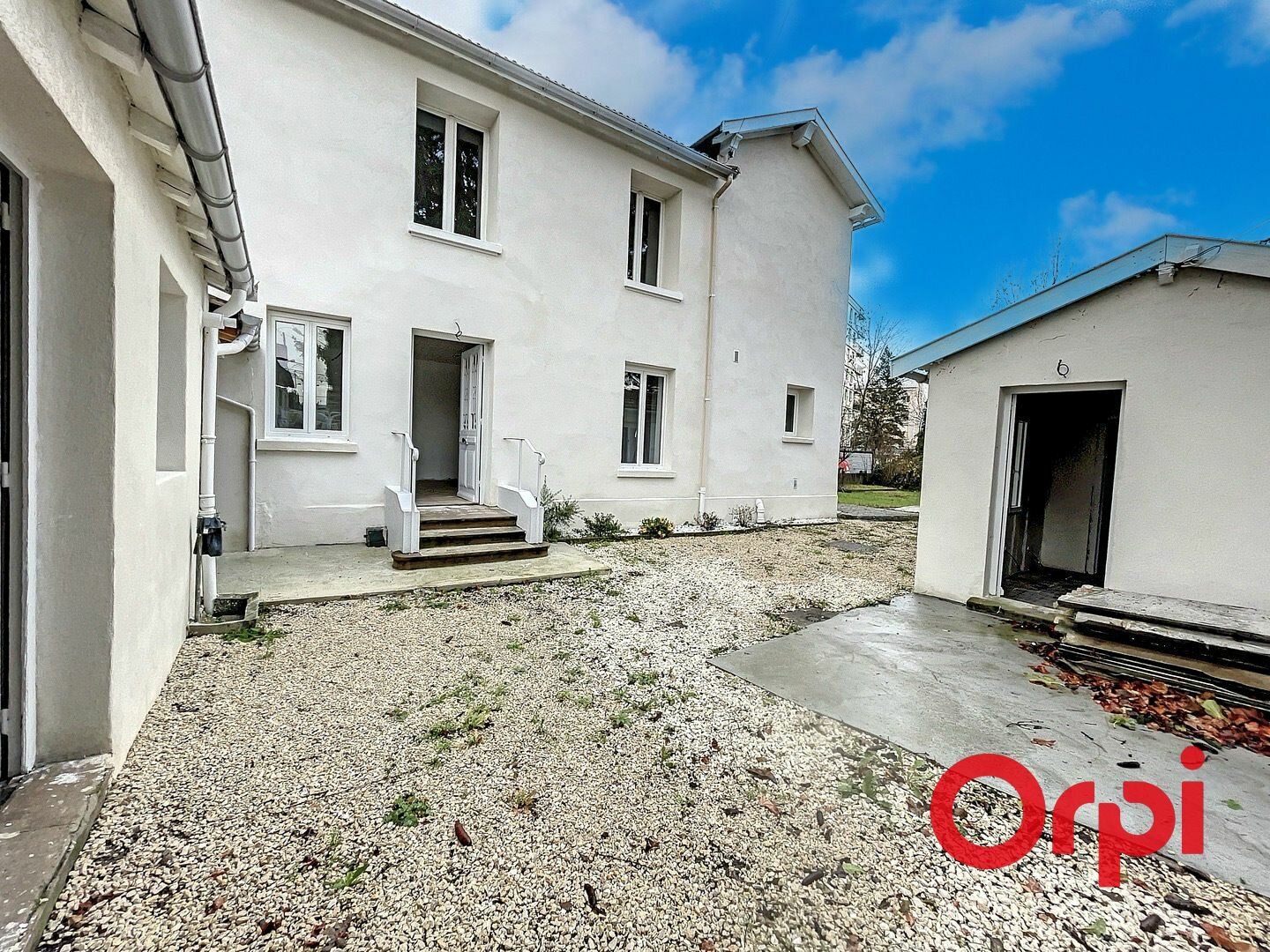 Maison à vendre 3 123.72m2 à Villefranche-sur-Saône vignette-1