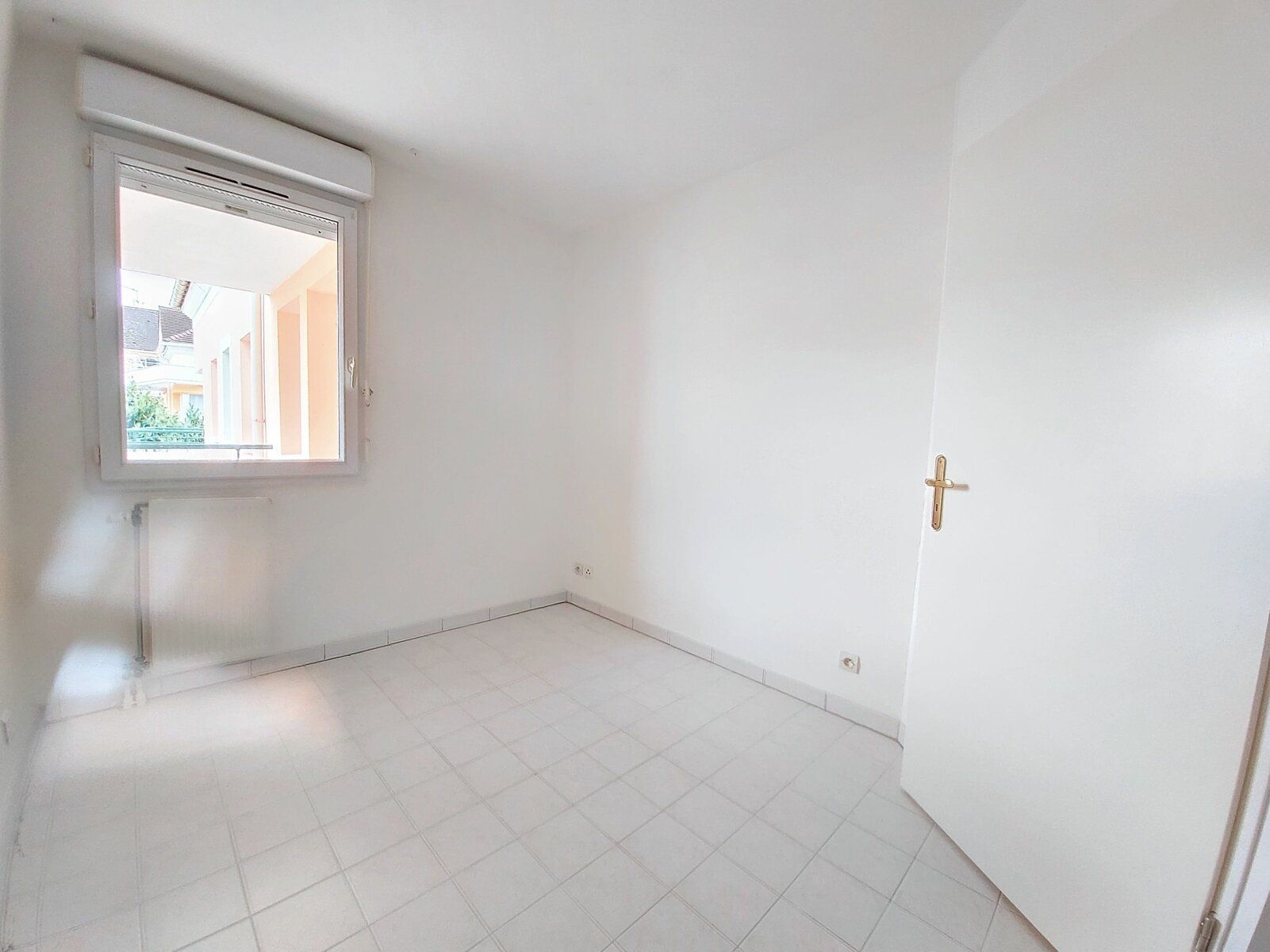 Appartement à vendre 2 m2 à Roissy-en-Brie vignette-6