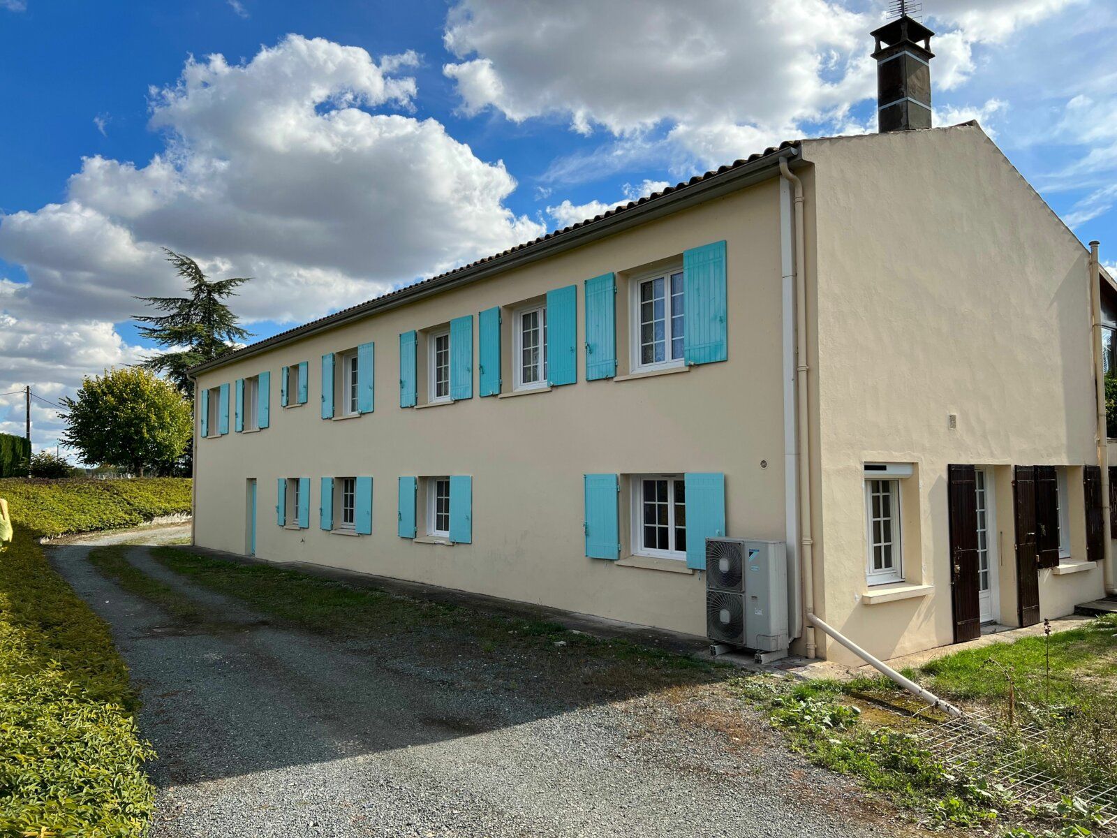 Maison à vendre 5 304m2 à Saint-Jean-d'Angély vignette-1
