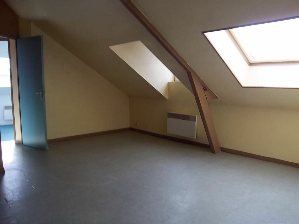 Appartement à louer 3 m2 à Saint-Aubin-lès-Elbeuf vignette-1