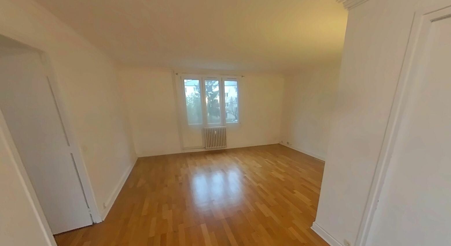 Appartement à louer 4 82m2 à La Celle-Saint-Cloud vignette-3