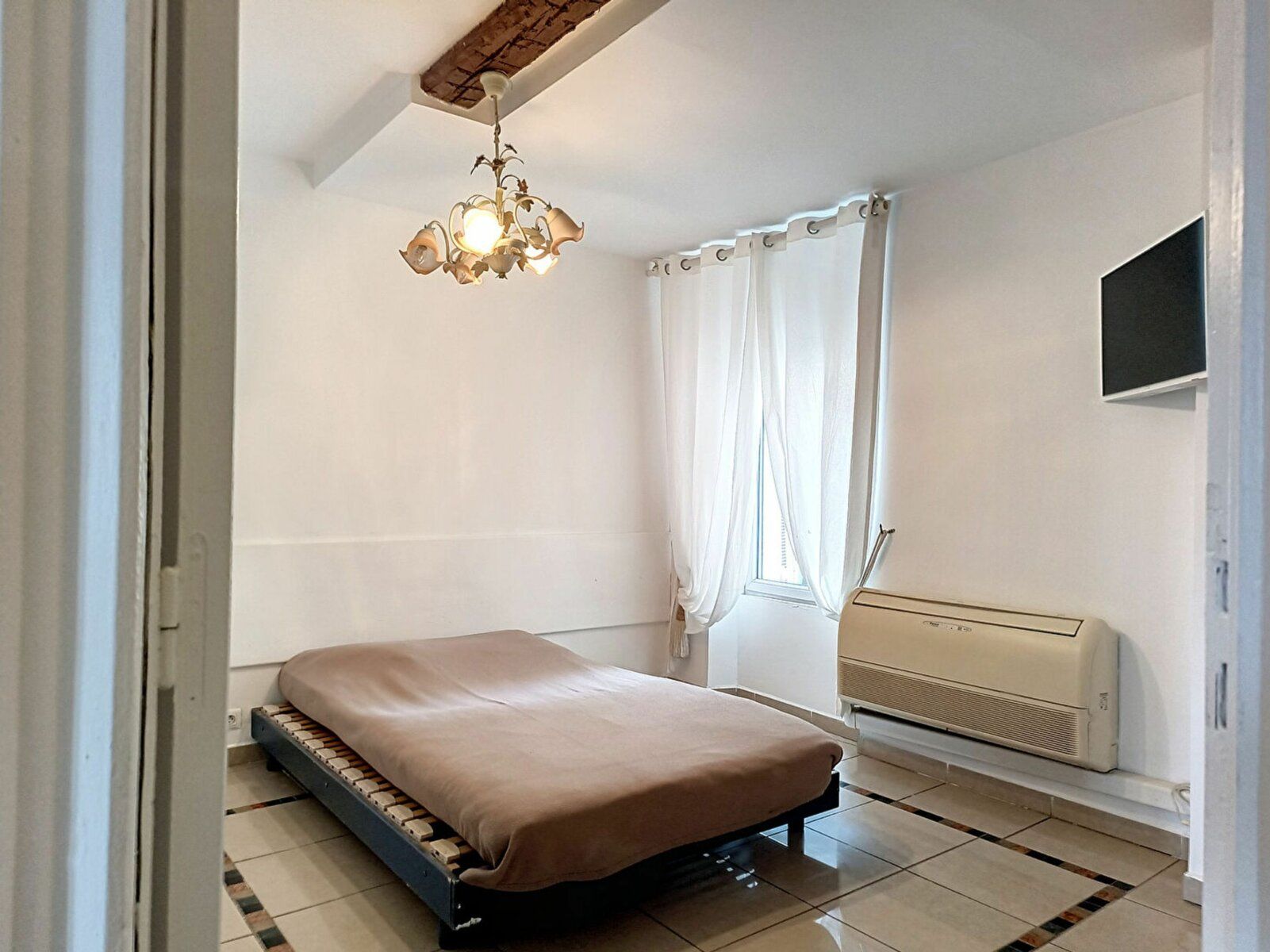 Appartement à vendre 2 m2 à Saint-Raphaël vignette-5