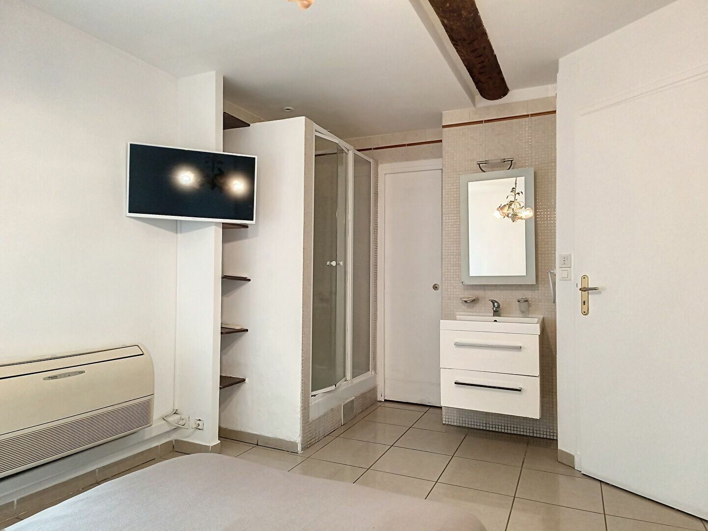 Appartement à vendre 2 m2 à Saint-Raphaël vignette-6