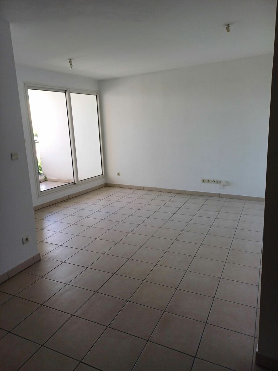 Appartement à vendre 2 m2 à Saint-Denis vignette-1