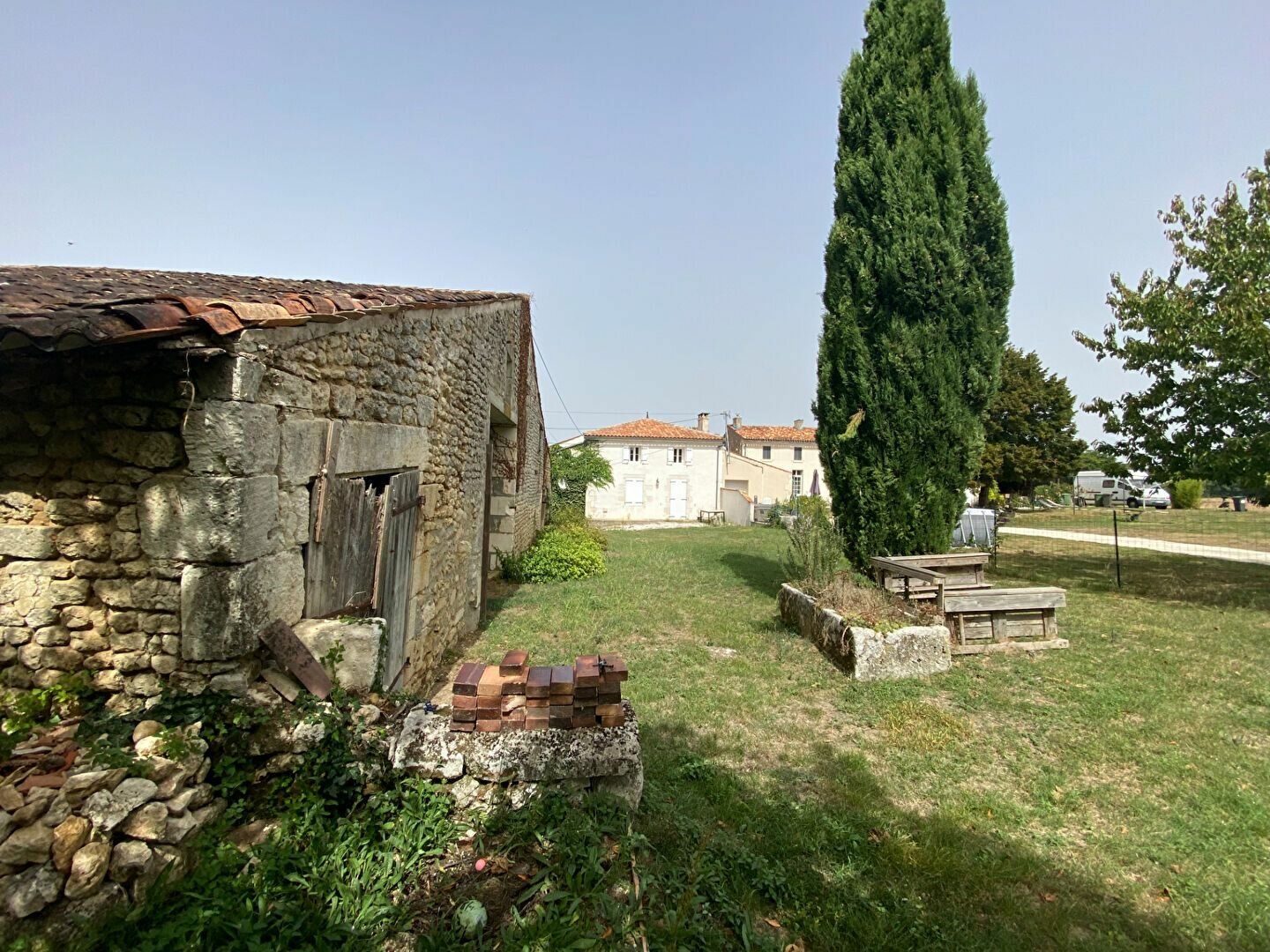 Maison à vendre 3 130m2 à Nieul-lès-Saintes vignette-2
