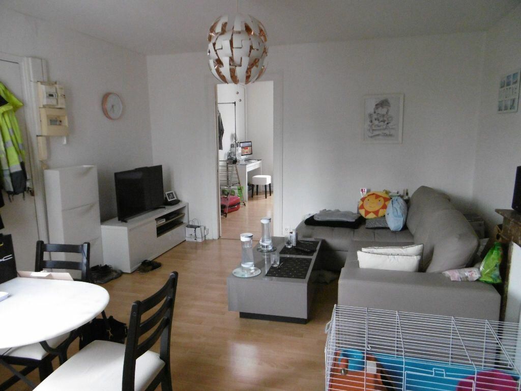 Appartement à louer 2 m2 à Reims vignette-2