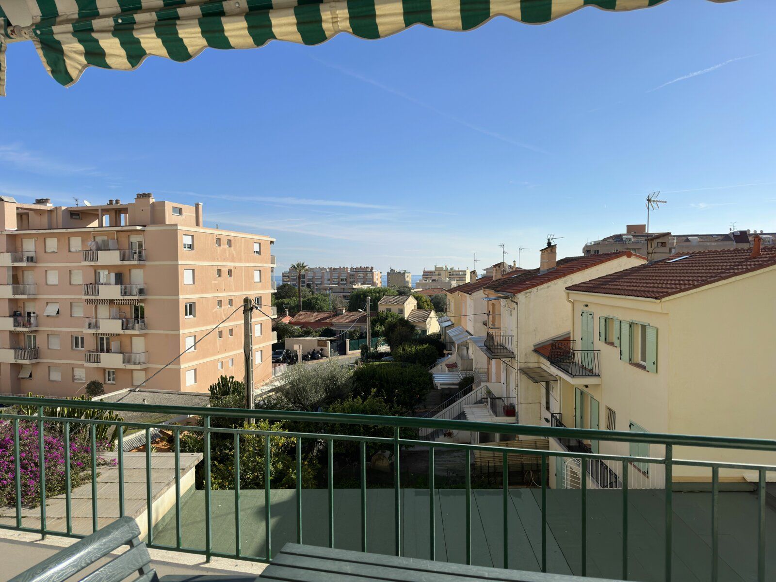 Appartement à vendre 2 46.62m2 à Roquebrune-Cap-Martin vignette-2