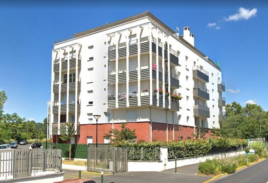 Appartement à vendre 3 67m2 à Neuilly-sur-Marne vignette-1