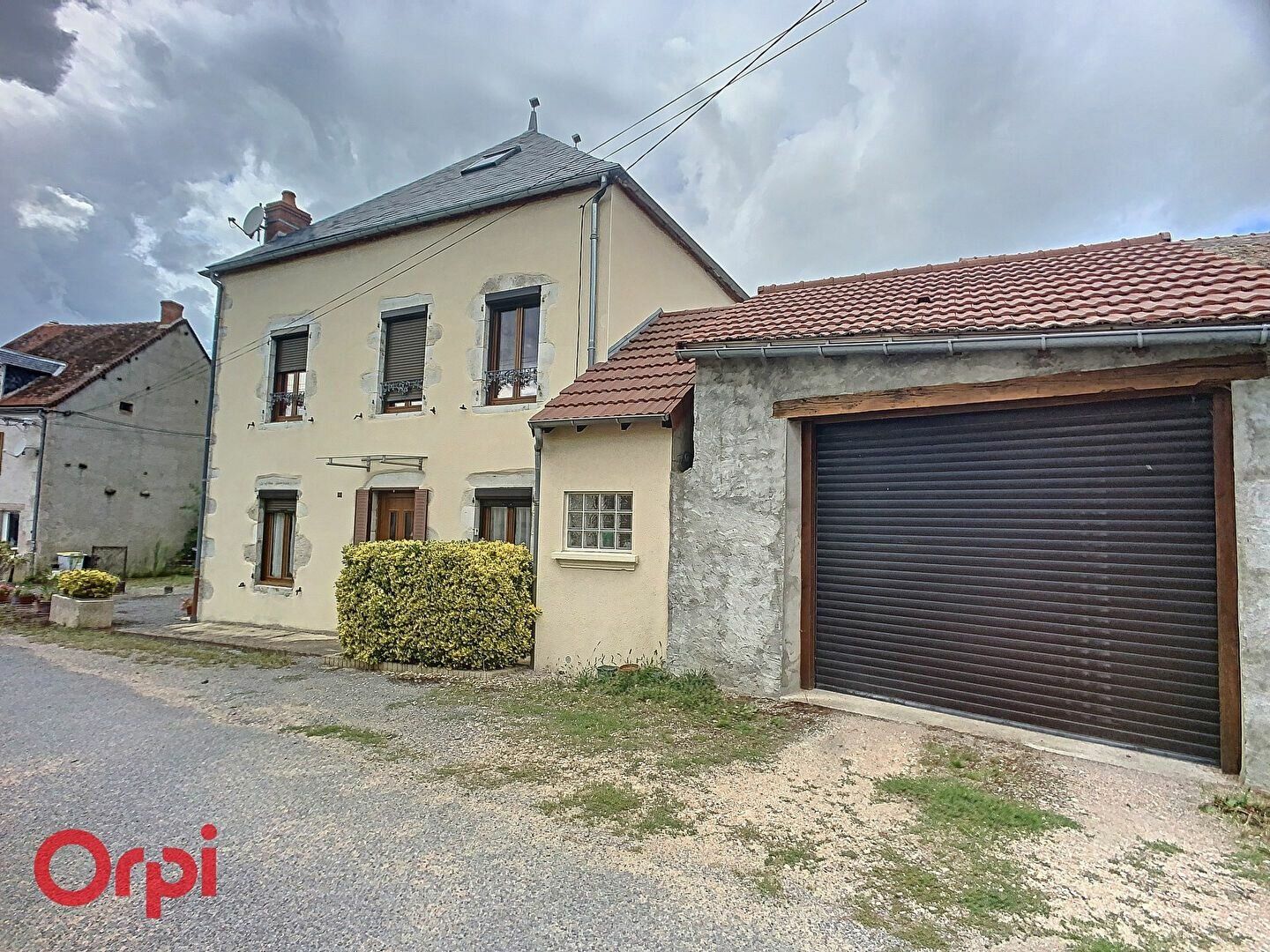 Maison à vendre 5 120m2 à Louroux-de-Bouble vignette-2