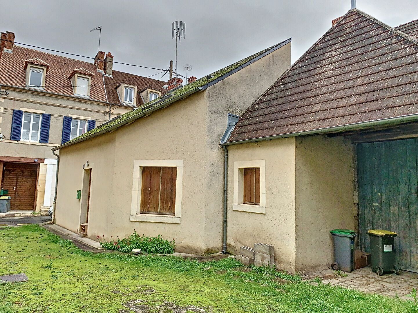 Maison à vendre 7 145m2 à Saint-Amand-Montrond vignette-6