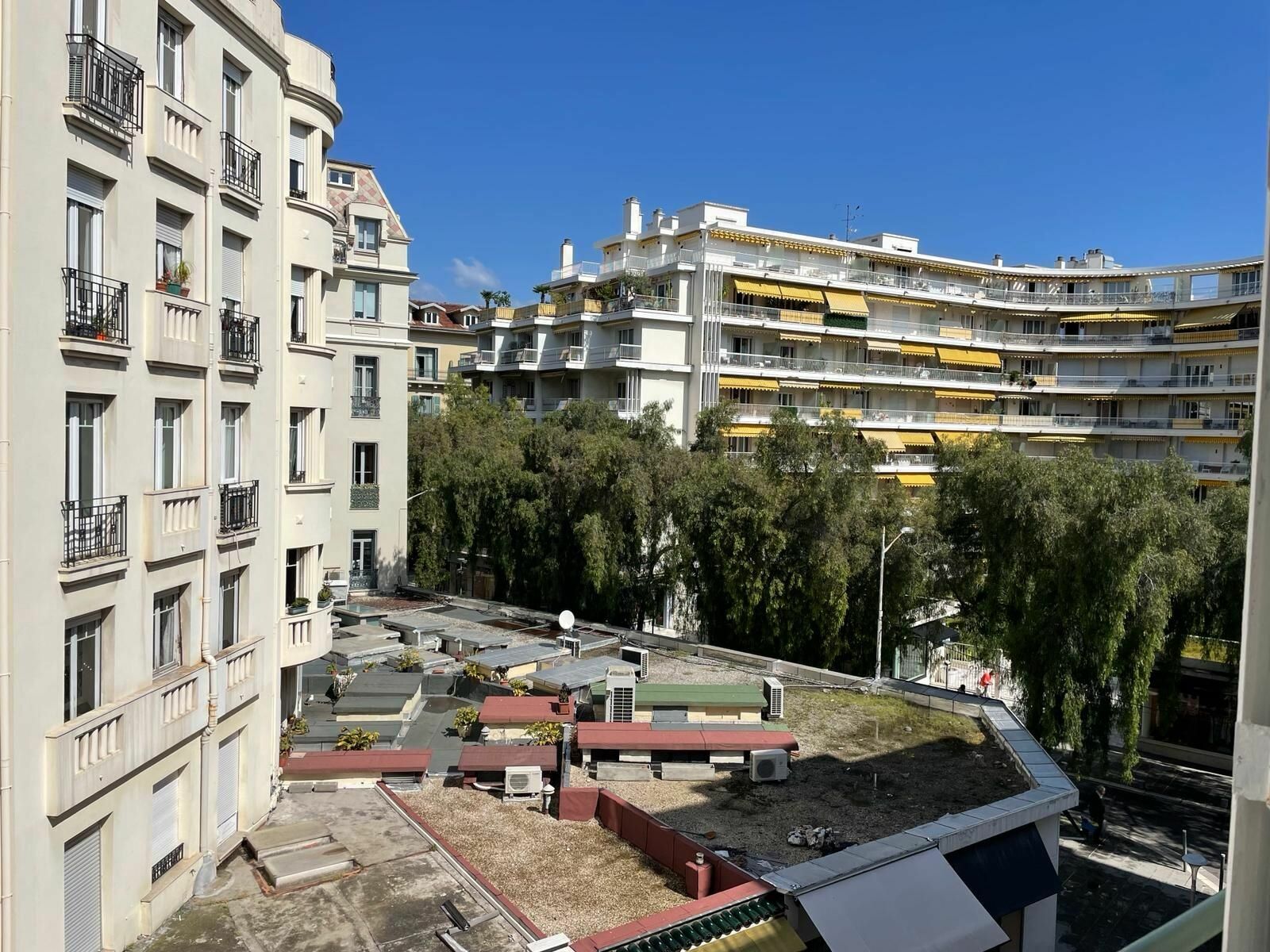 Appartement à vendre 2 34m2 à Nice vignette-2