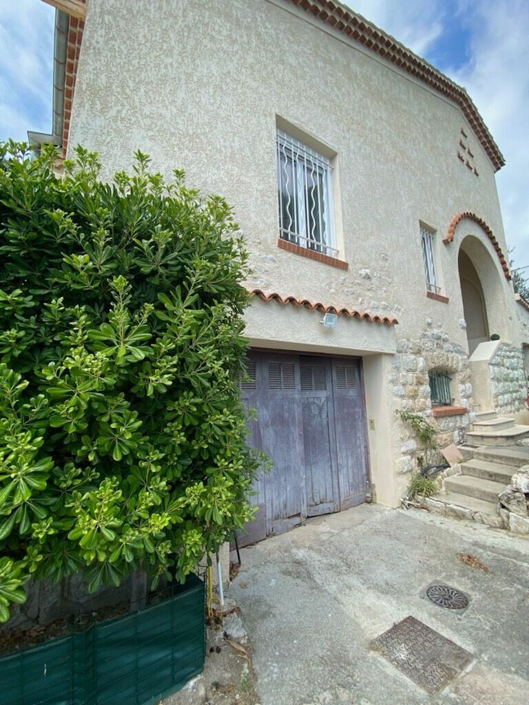 Maison à vendre 8 245m2 à Cagnes-sur-Mer vignette-4