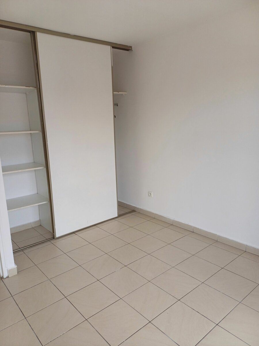 Appartement à vendre 3 m2 à Saint-Denis vignette-4
