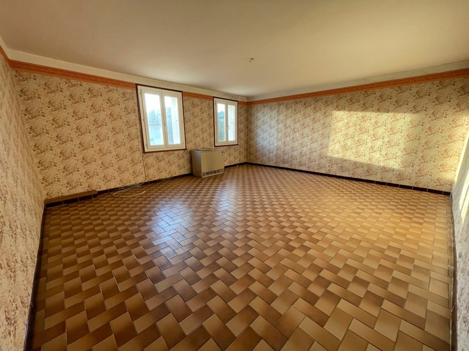Appartement à vendre 6 300m2 à Donzère vignette-4