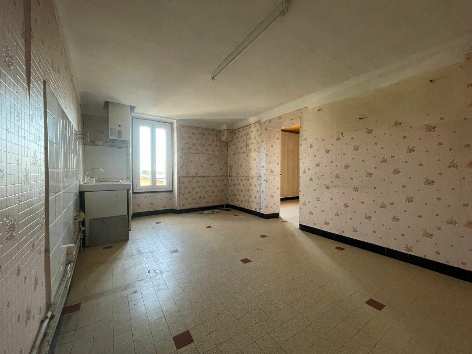 Appartement à vendre 6 300m2 à Donzère vignette-3