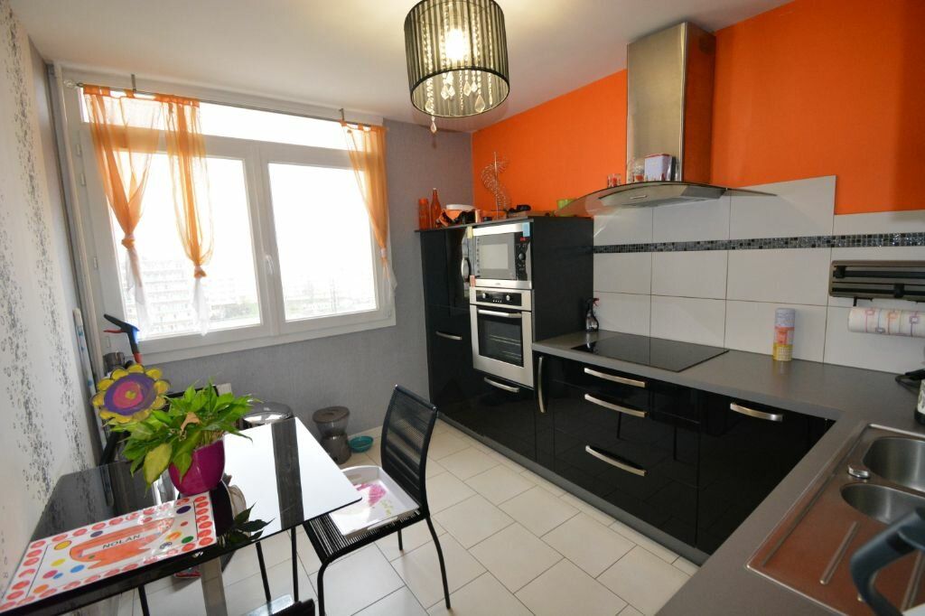 Appartement à vendre 5 77.5m2 à Brest vignette-2