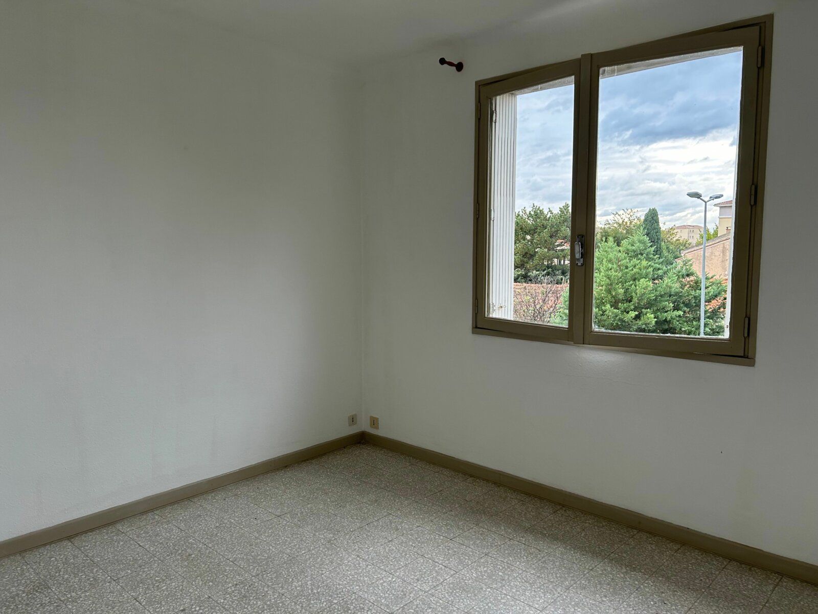 Appartement à louer 4 79m2 à Avignon vignette-8