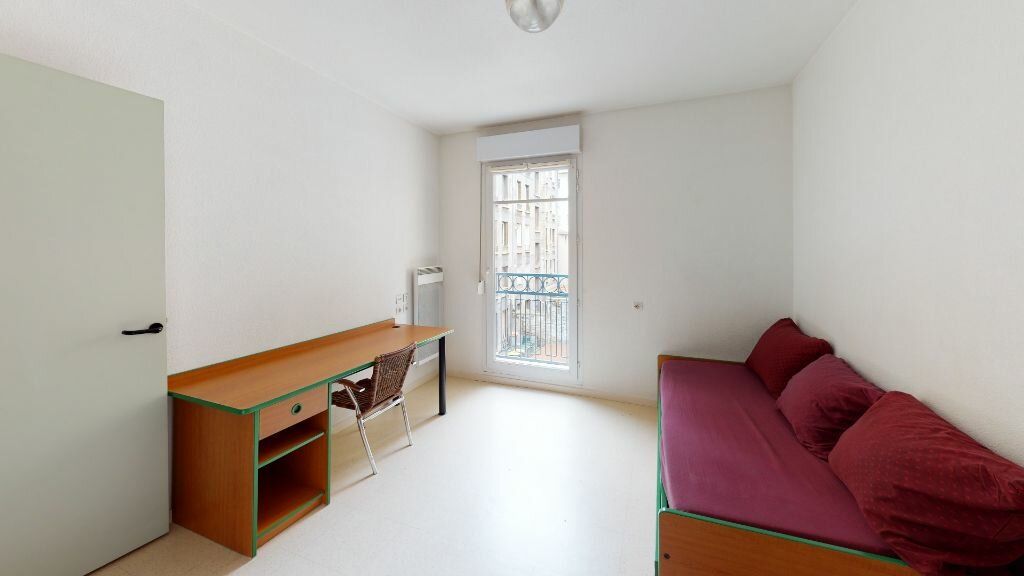 Appartement à louer 2 24.32m2 à Saint-Étienne vignette-1