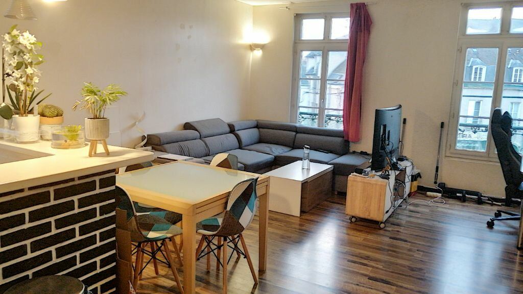 Appartement à louer 2 m2 à Montargis vignette-1