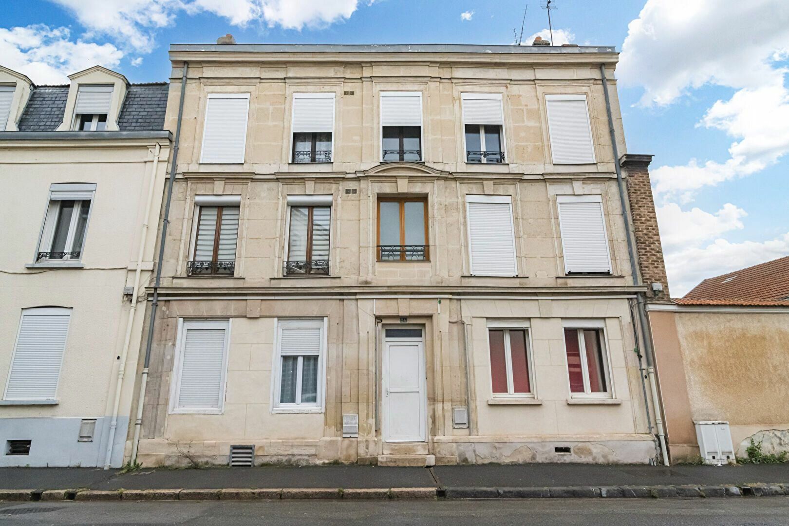 Appartement à vendre 1 14m2 à Reims vignette-1