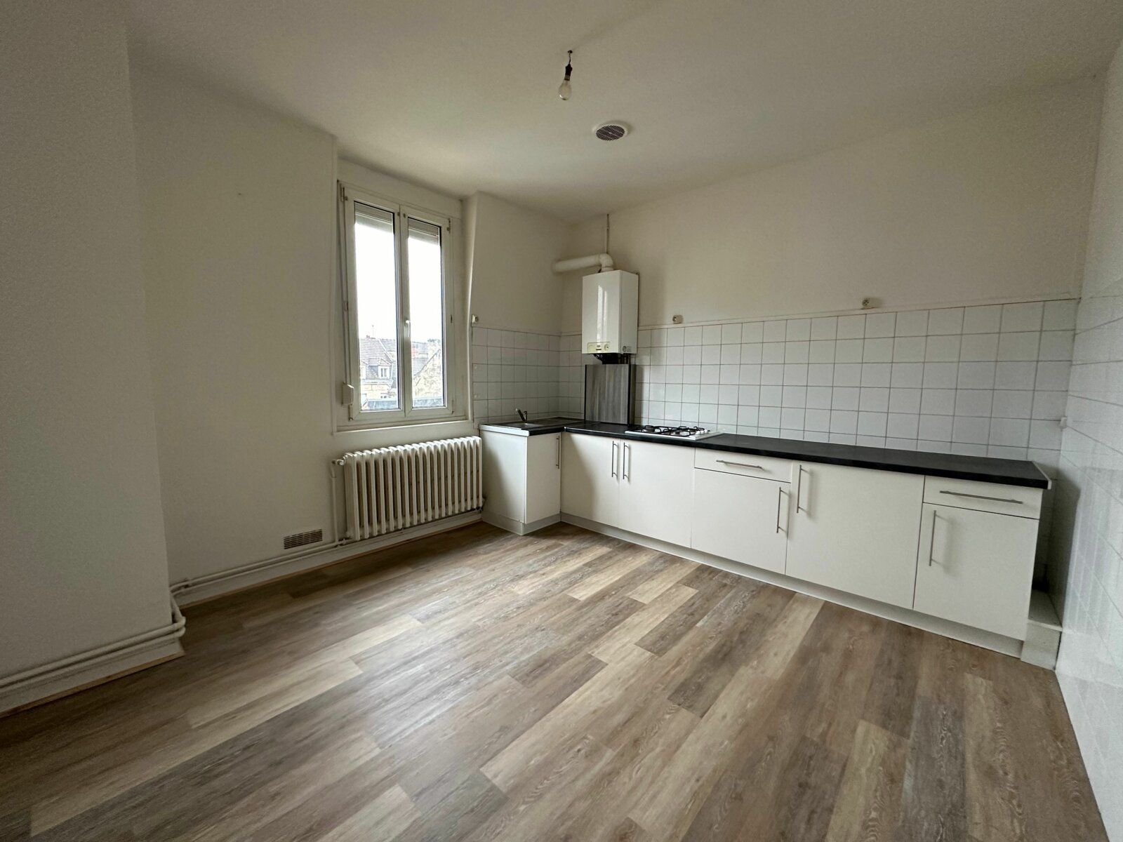 Appartement à louer 2 m2 à Soissons vignette-3