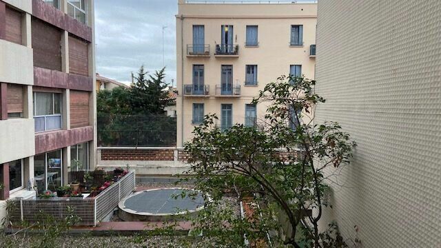 Appartement à louer 3 103m2 à Perpignan vignette-9