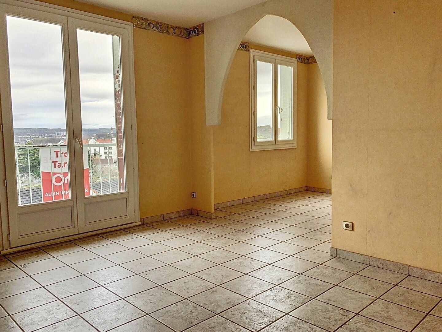 Appartement à vendre 4 m2 à Montluçon vignette-3