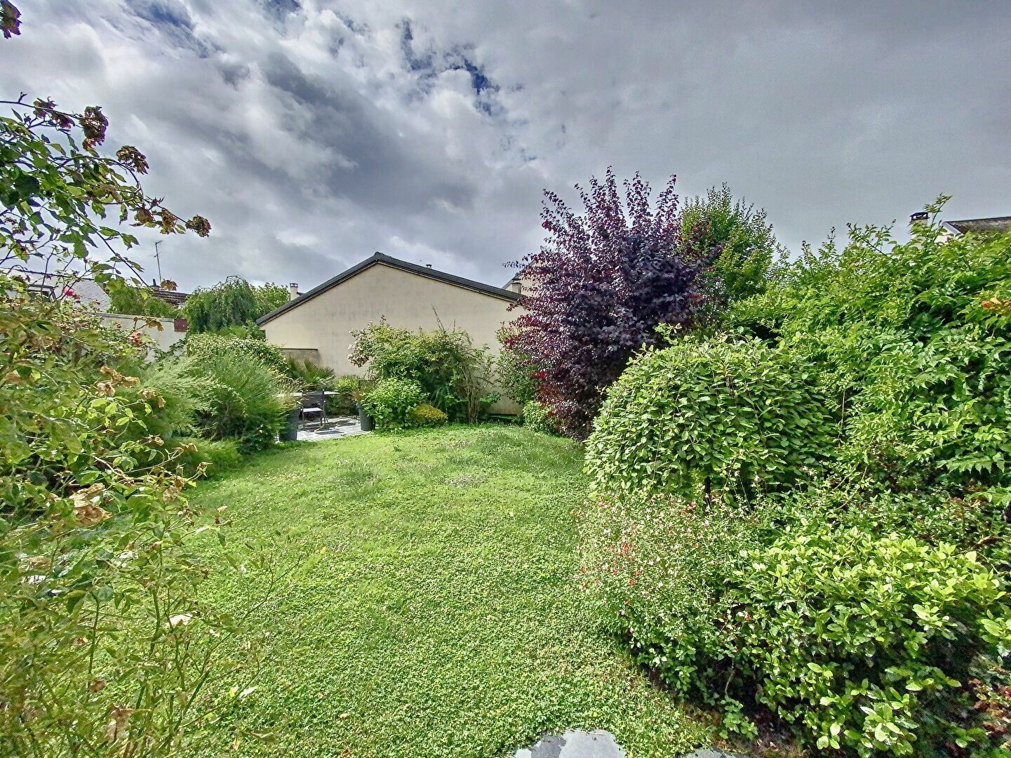 Maison à vendre 4 120m2 à Roissy-en-Brie vignette-9