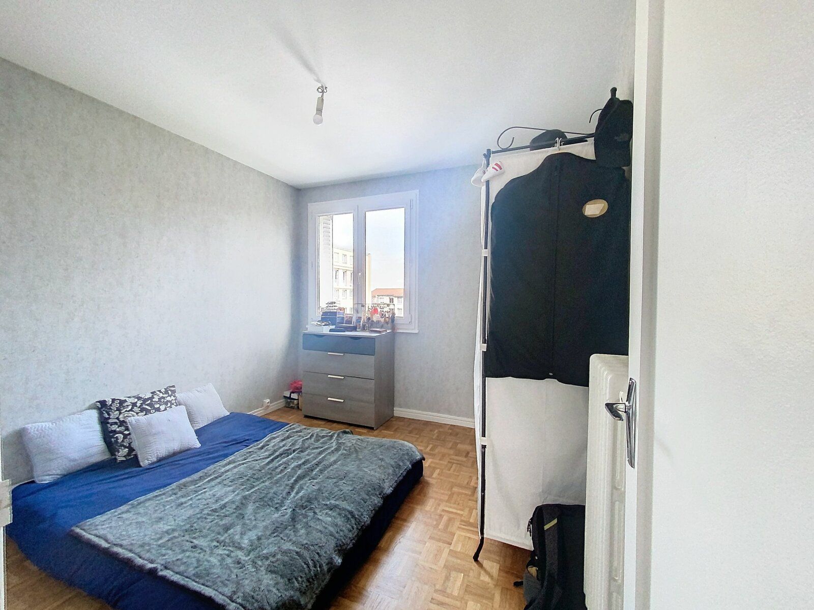 Appartement à louer 4 81.69m2 à Clermont-Ferrand vignette-6