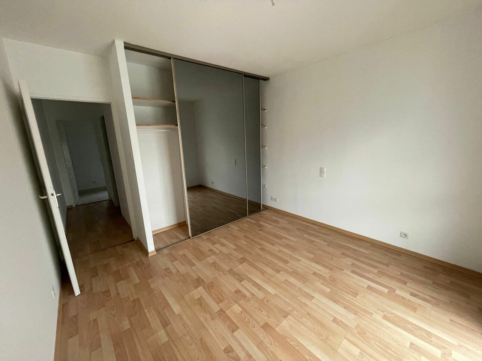 Appartement à vendre 4 117.76m2 à La Rochelle vignette-9